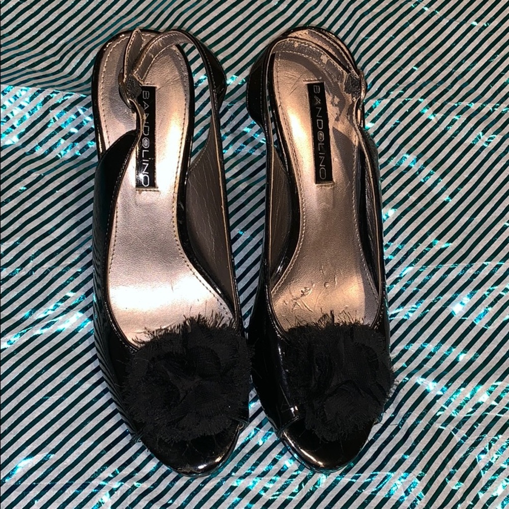 ✨SMALL BLACK HEELS✨